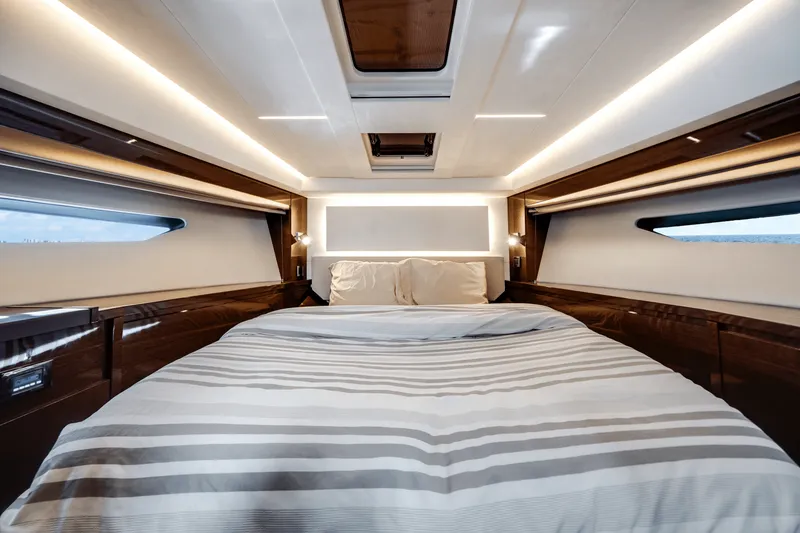 Slide: The Image of Prestige 520 FLYBRIDGE 2020 - 47