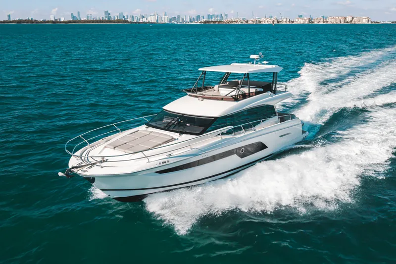 Slide: The Image of Prestige 520 FLYBRIDGE 2020 - 5