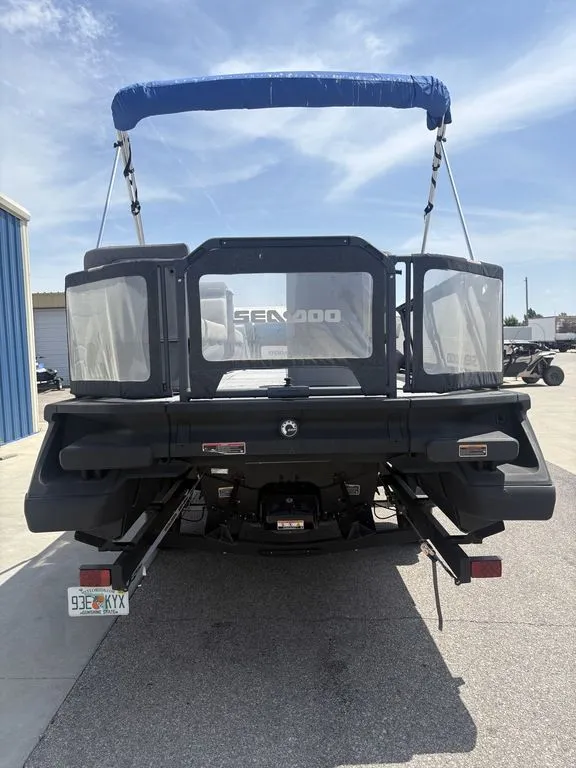Slide: The Image of Sea-Doo Switch® 19-170 hp 2023 - 2