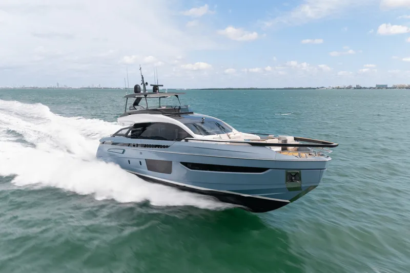 Slide: The Image of Azimut S10 2022 - 12