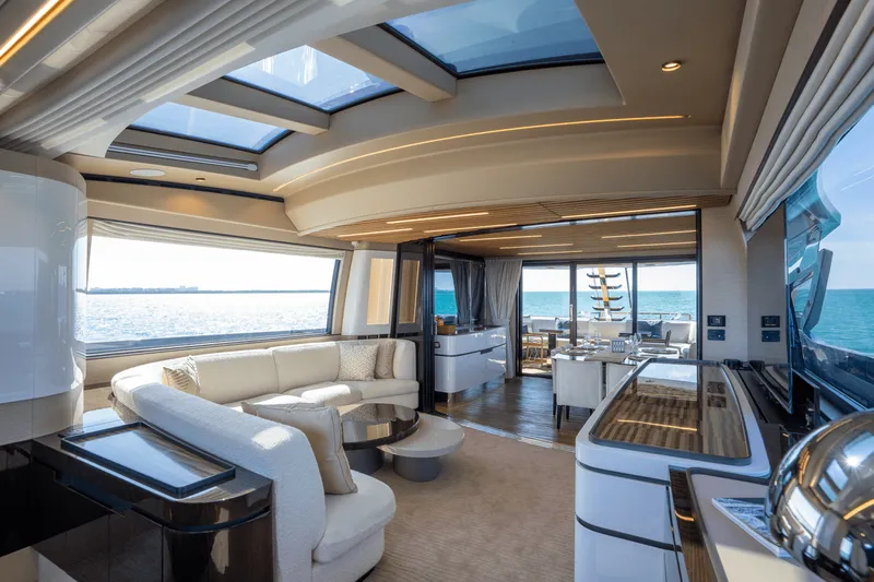 Slide: The Image of Azimut S10 2022 - 26