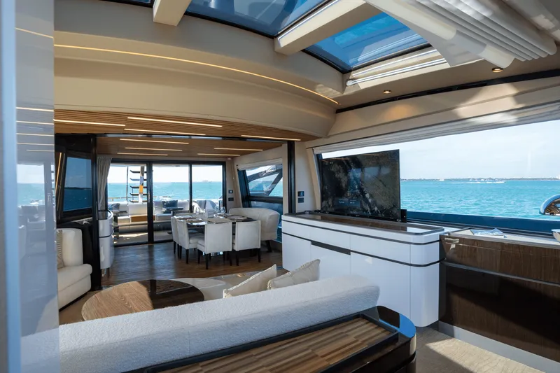 Slide: The Image of Azimut S10 2022 - 27