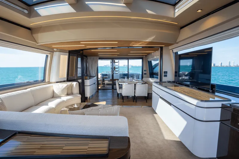 Slide: The Image of Azimut S10 2022 - 29