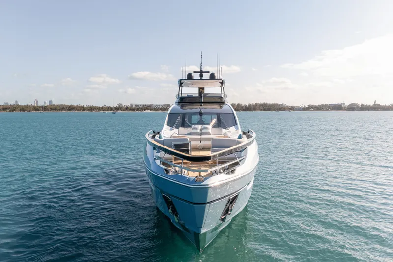 Slide: The Image of Azimut S10 2022 - 4