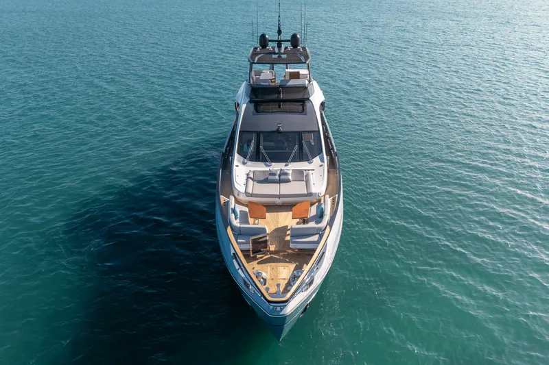 Slide: The Image of Azimut S10 2022 - 5