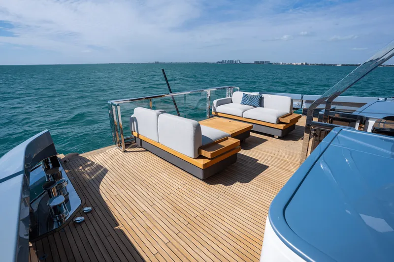 Slide: The Image of Azimut S10 2022 - 53