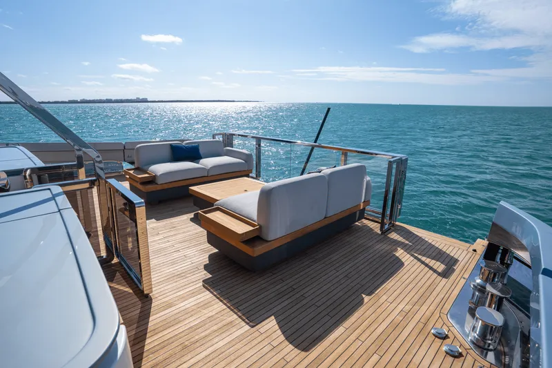 Slide: The Image of Azimut S10 2022 - 54