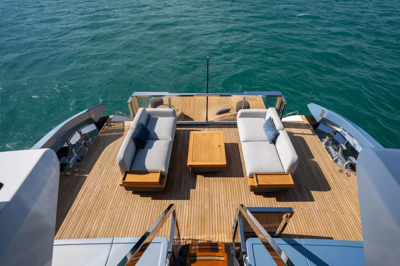 Slide: The Image of Azimut S10 2022 - 55