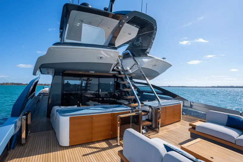 Slide: The Image of Azimut S10 2022 - 56