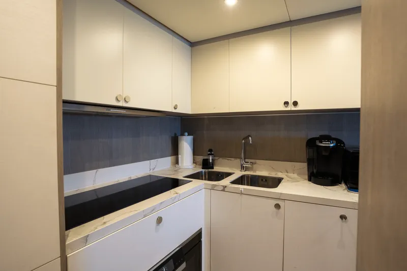 Slide: The Image of Azimut S10 2022 - 59