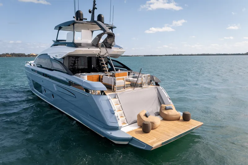 Slide: The Image of Azimut S10 2022 - 9