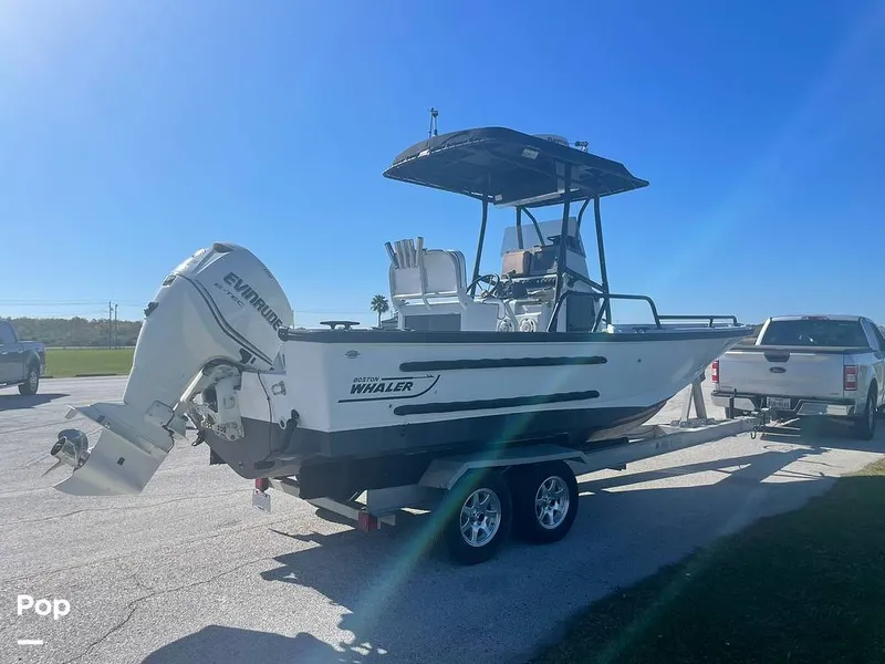 Slide: The Image of Boston Whaler 21 Outrage (Justice Edition) 1999 - 11654542