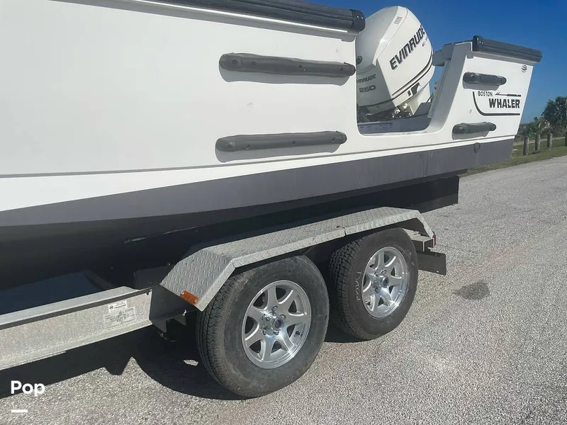 Slide: The Image of Boston Whaler 21 Outrage (Justice Edition) 1999 - 11654555