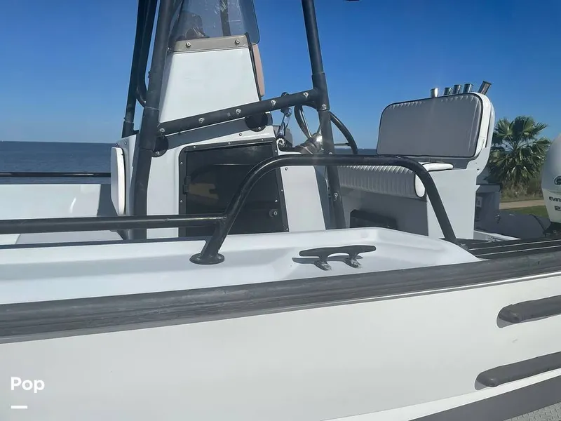 Slide: The Image of Boston Whaler 21 Outrage (Justice Edition) 1999 - 11654559