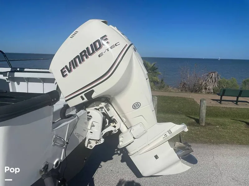 Slide: The Image of Boston Whaler 21 Outrage (Justice Edition) 1999 - 11654560