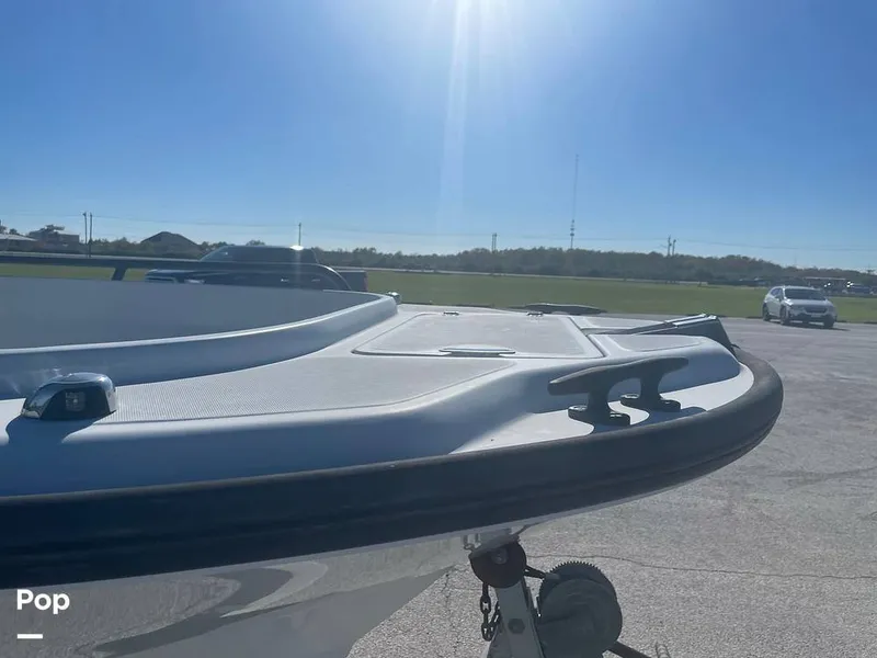 Slide: The Image of Boston Whaler 21 Outrage (Justice Edition) 1999 - 11654575