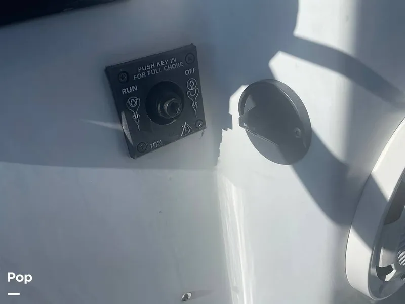 Slide: The Image of Boston Whaler 21 Outrage (Justice Edition) 1999 - 11654617