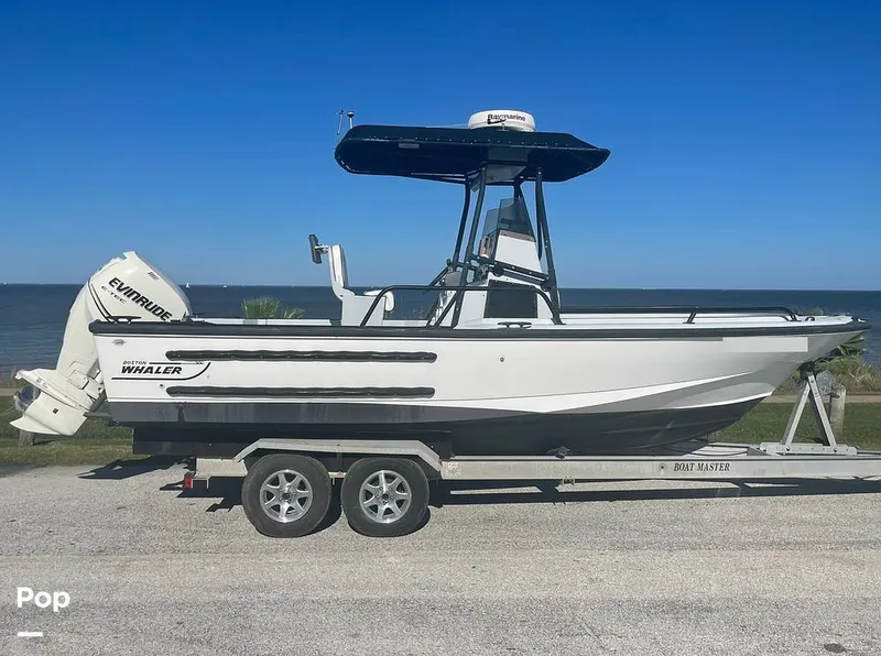 Slide: The Image of Boston Whaler 21 Outrage (Justice Edition) 1999 - 11654650