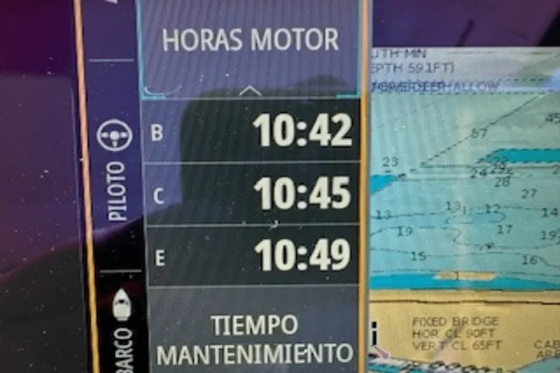 Slide: The Image of Sea Ray 320 DA OB 2023 - 1