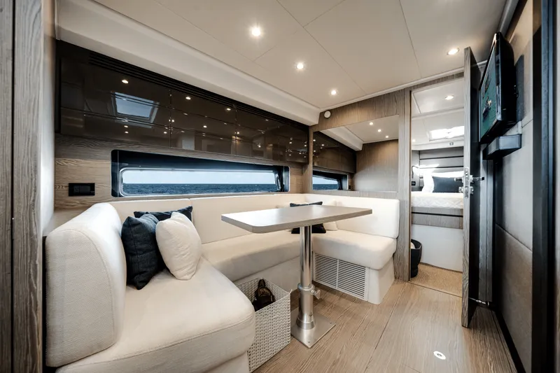 Slide: The Image of Azimut Atlantis 45 2024 - 13