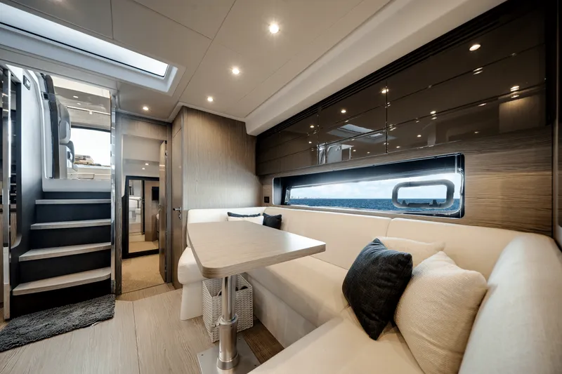 Slide: The Image of Azimut Atlantis 45 2024 - 22