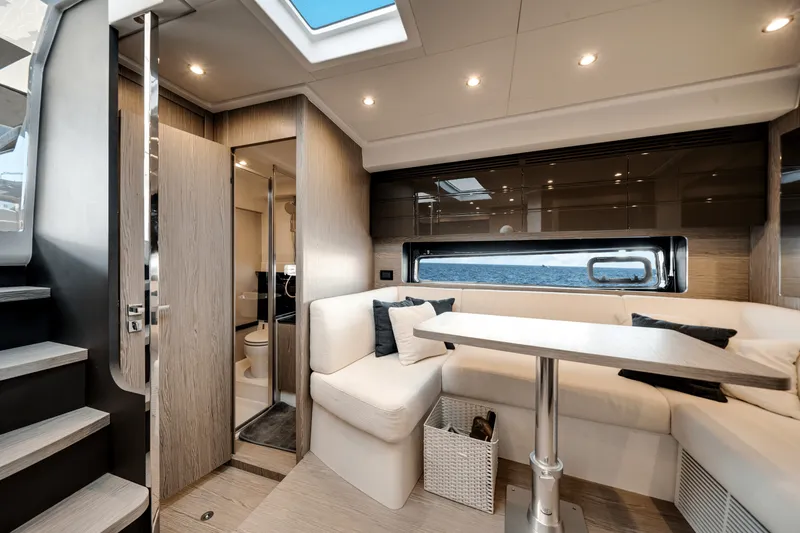 Slide: The Image of Azimut Atlantis 45 2024 - 27