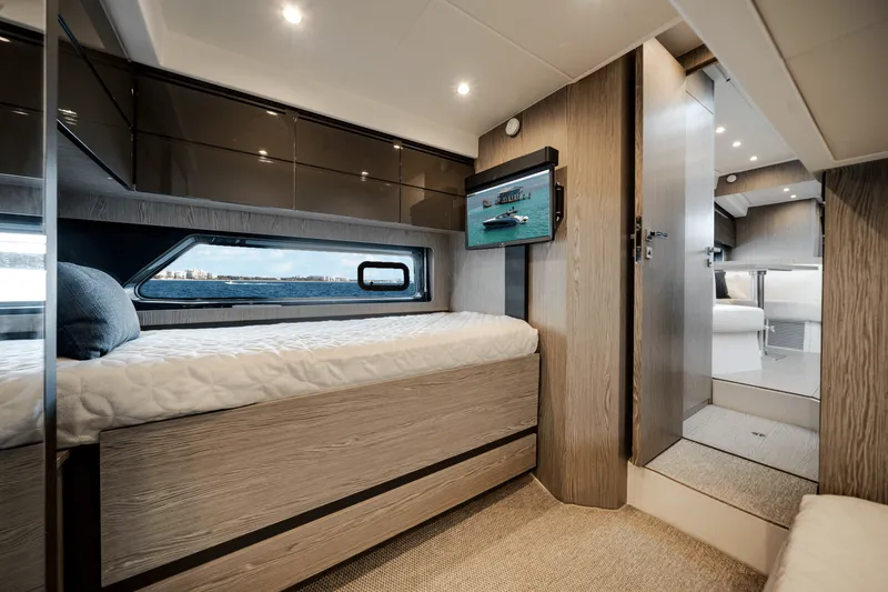 Slide: The Image of Azimut Atlantis 45 2024 - 30