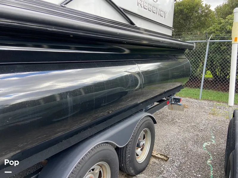 Slide: The Image of Regency 230 DL3 2020 - 11707220