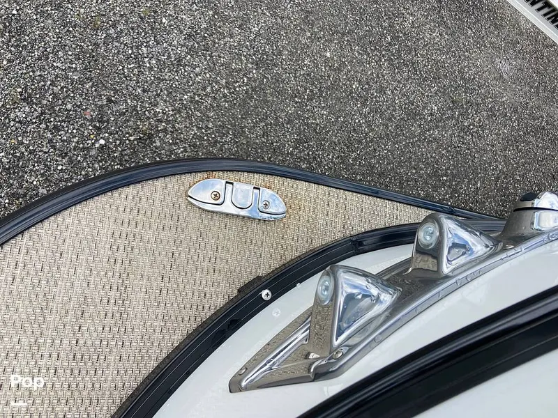 Slide: The Image of Regency 230 DL3 2020 - 11707231