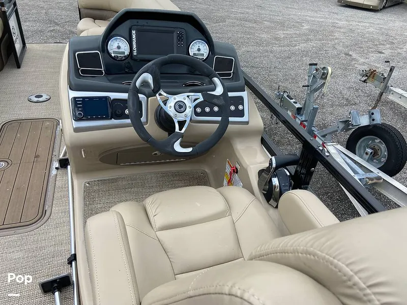 Slide: The Image of Regency 230 DL3 2020 - 11707240