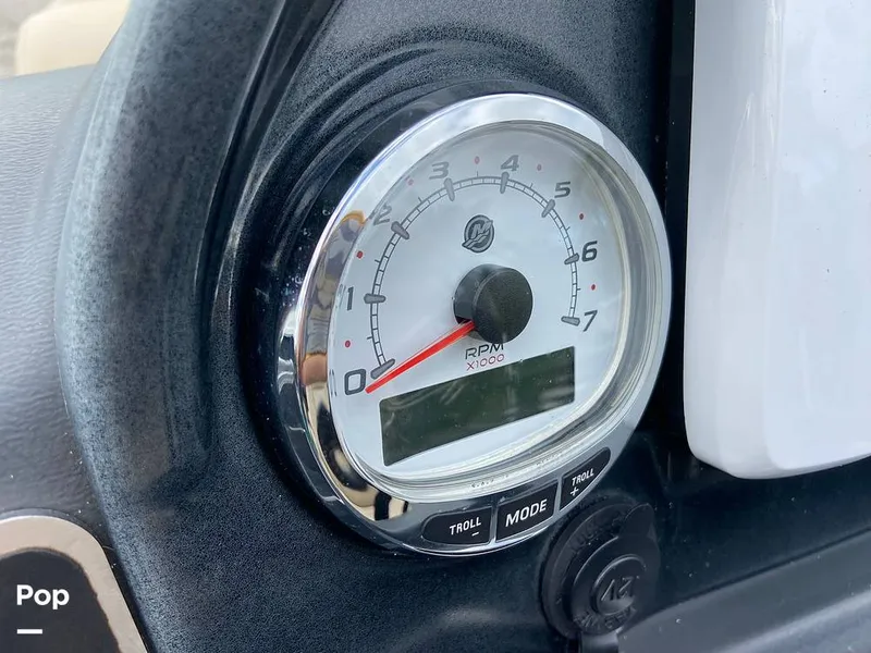 Slide: The Image of Regency 230 DL3 2020 - 11707241