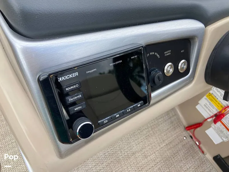 Slide: The Image of Regency 230 DL3 2020 - 11707243