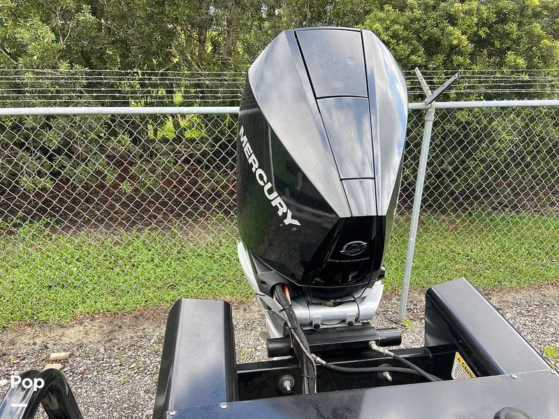 Slide: The Image of Regency 230 DL3 2020 - 11707251