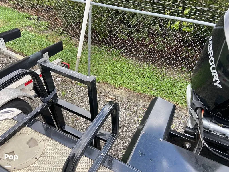 Slide: The Image of Regency 230 DL3 2020 - 11707252