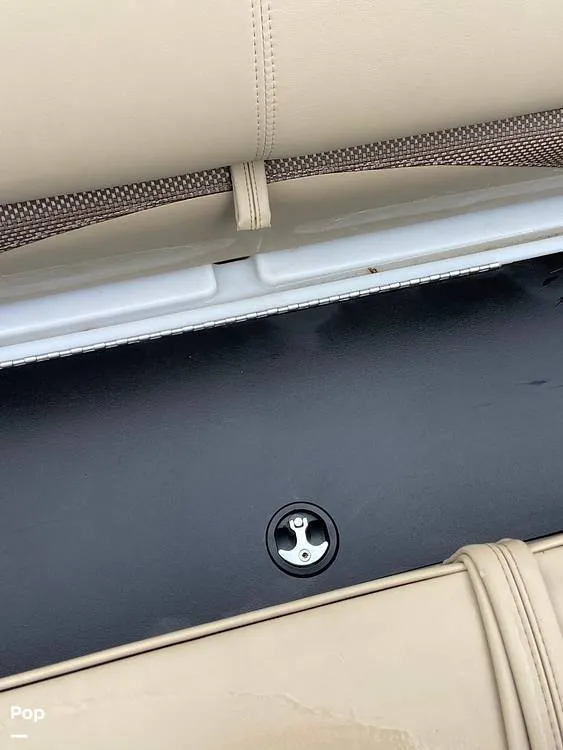 Slide: The Image of Regency 230 DL3 2020 - 11707286