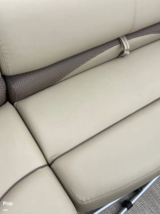 Slide: The Image of Regency 230 DL3 2020 - 11707285