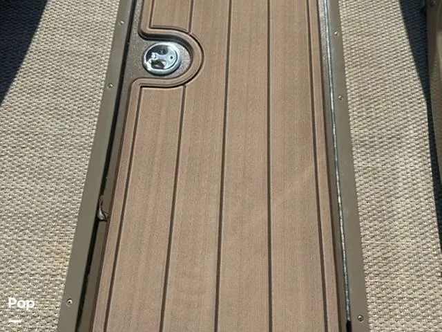 Slide: The Image of Regency 230 DL3 2020 - 12906770