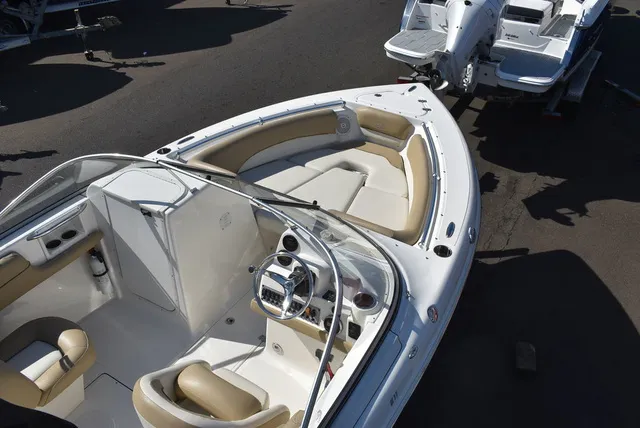 Slide: The Image of Key West Boats 211DC 2017 - 14