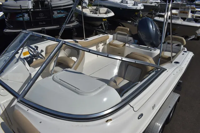 Slide: The Image of Key West Boats 211DC 2017 - 17
