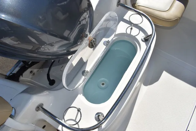 Slide: The Image of Key West Boats 211DC 2017 - 25