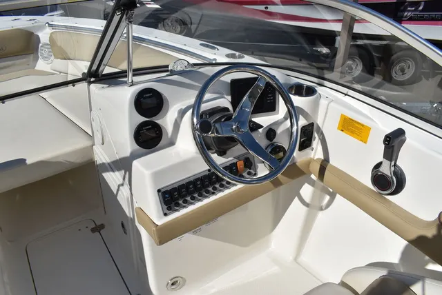 Slide: The Image of Key West Boats 211DC 2017 - 30