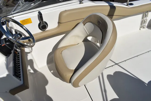 Slide: The Image of Key West Boats 211DC 2017 - 36