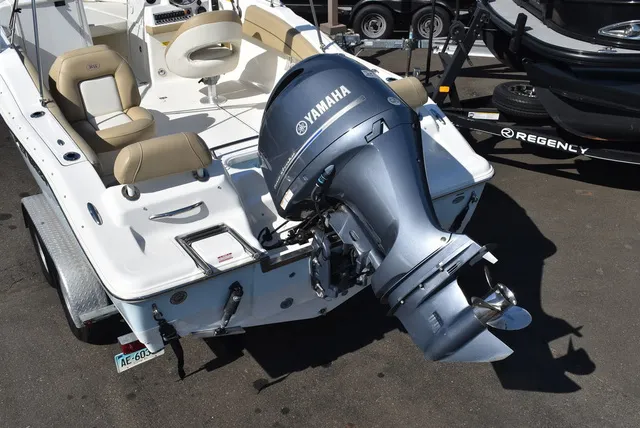 Slide: The Image of Key West Boats 211DC 2017 - 7