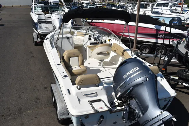 Slide: The Image of Key West Boats 211DC 2017 - 8