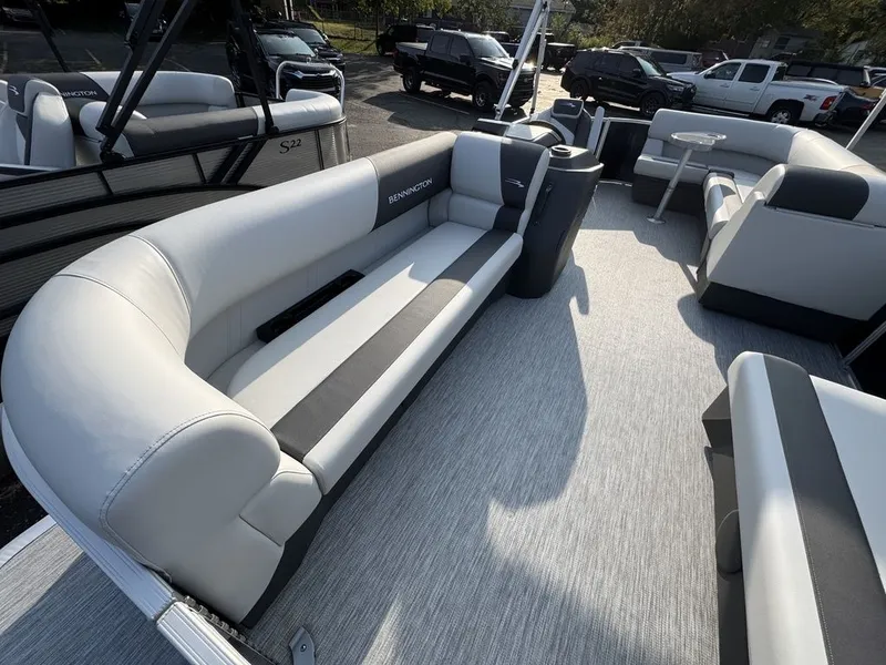 Slide: The Image of Bennington 20 S1 CRUISE 2026 - 15