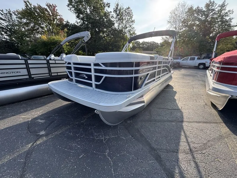 Slide: The Image of Bennington 20 S1 CRUISE 2026 - 3