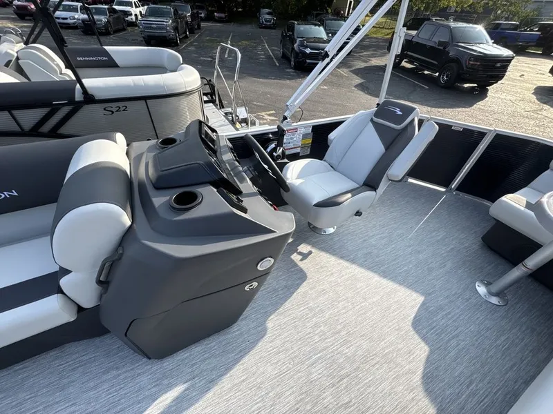 Slide: The Image of Bennington 20 S1 CRUISE 2026 - 21