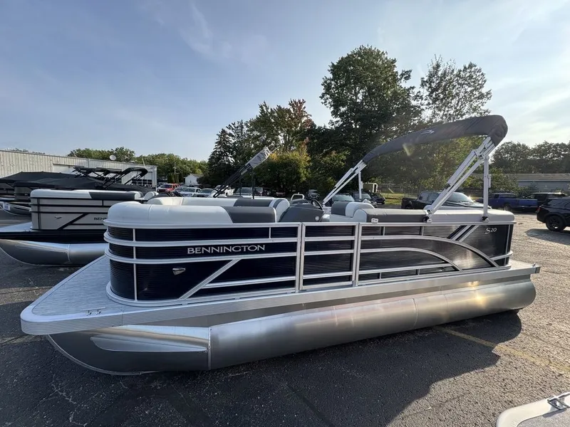 Slide: The Image of Bennington 20 S1 CRUISE 2026 - 4