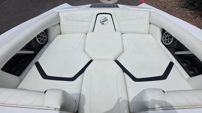 Slide: The Image of Tige Boats 22 rxz 2020 - 8