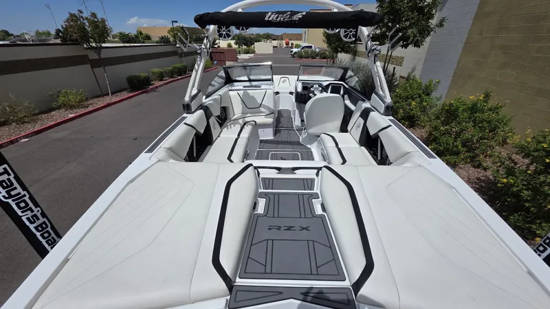 Slide: The Image of Tige Boats 22 rxz 2020 - 5